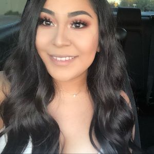 Meet your Posher, Yanet